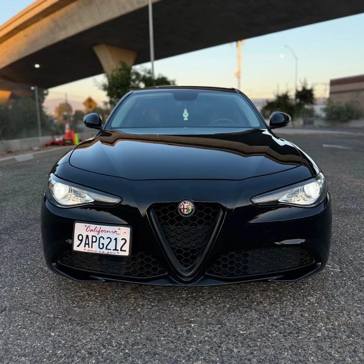 2018 Alfa Romeo Giulia - Image 2 of 15