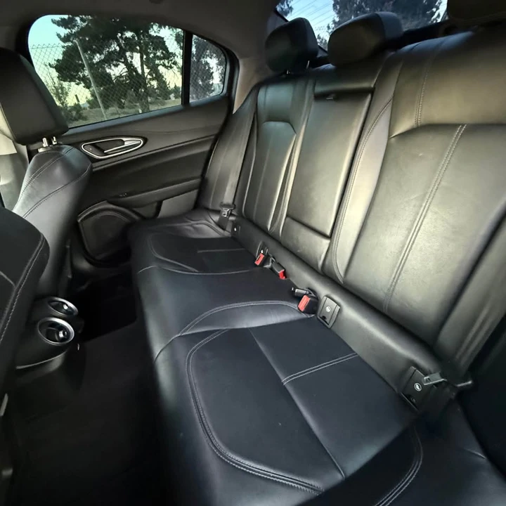 2018 Alfa Romeo Giulia - Image 11 of 15