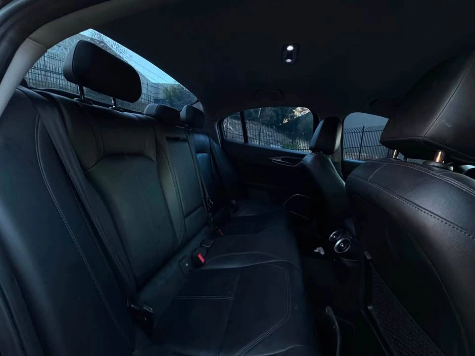 2018 Alfa Romeo Giulia - Image 14 of 14