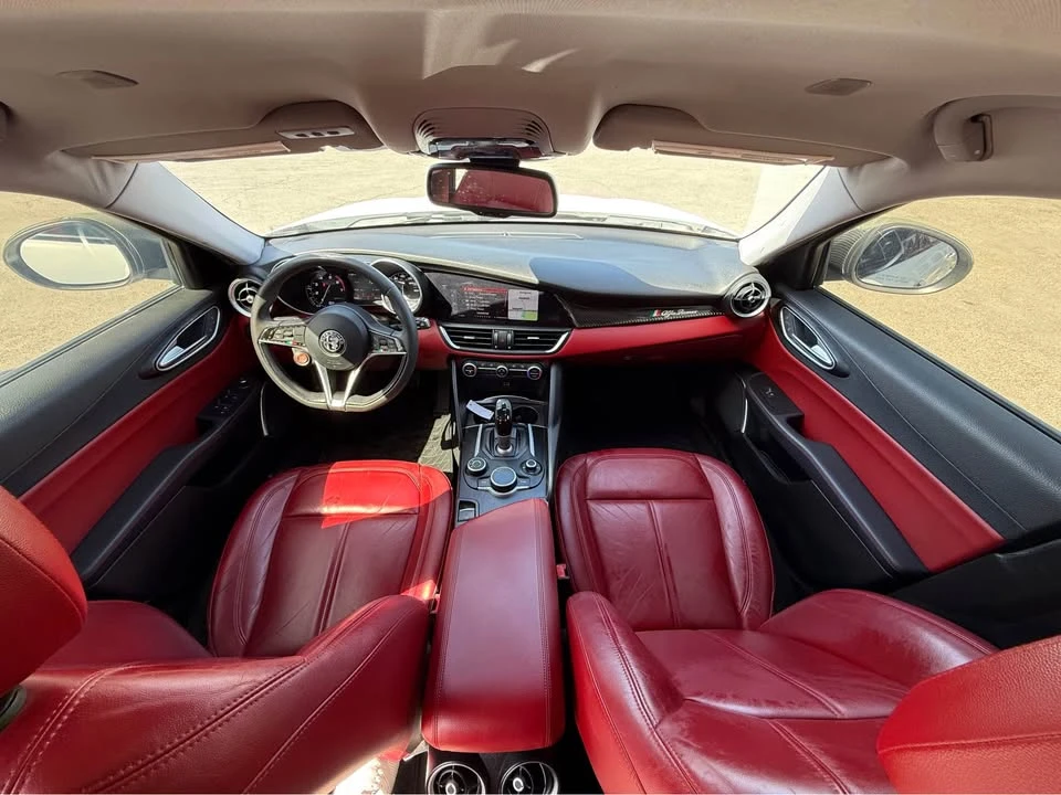 2018 Alfa Romeo Giulia - Image 12 of 14