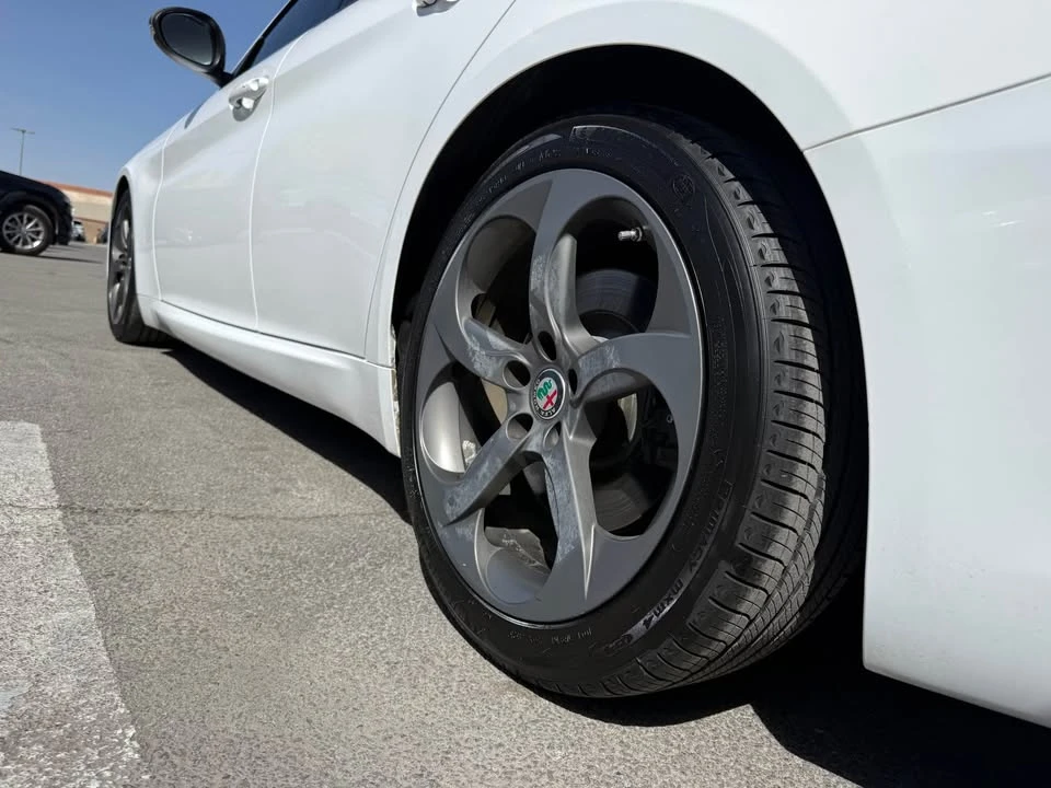 2018 Alfa Romeo Giulia - Image 6 of 14