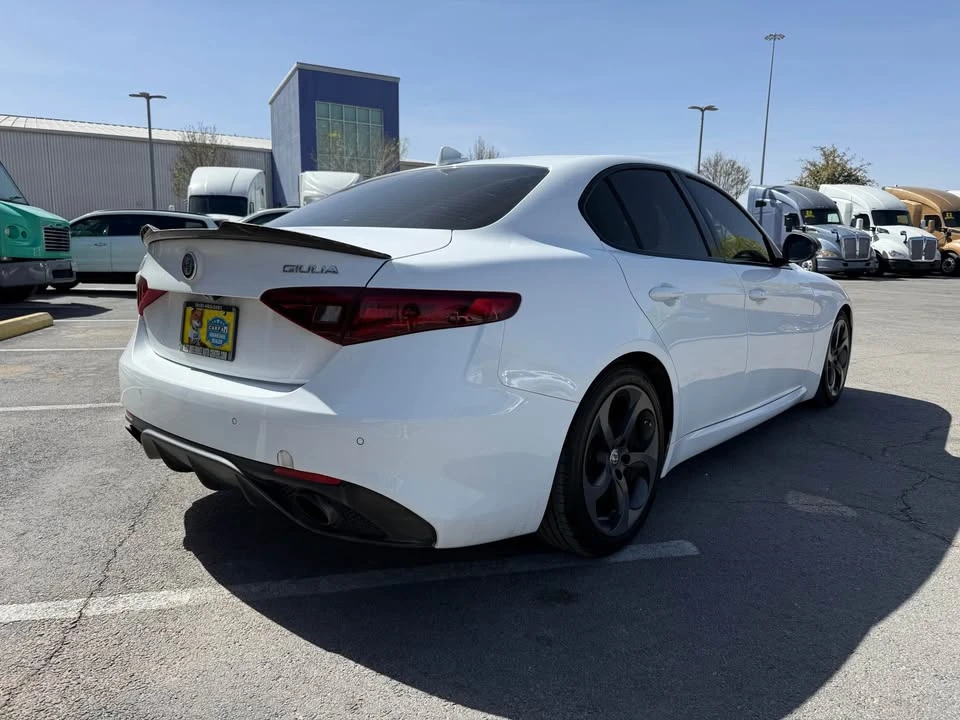 2018 Alfa Romeo Giulia - Image 8 of 14