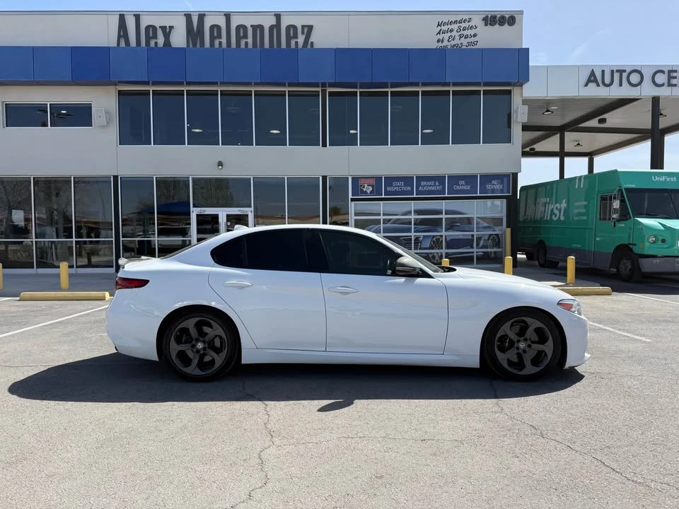 2018 Alfa Romeo Giulia - Image 9 of 14