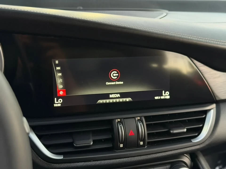 2018 Alfa Romeo Giulia - Image 17 of 20
