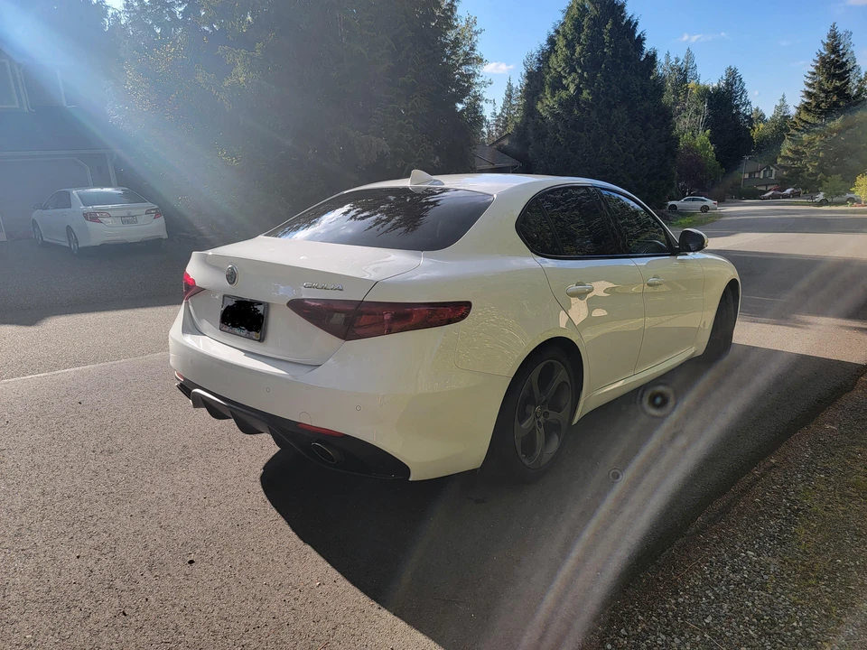 2018 Alfa Romeo Giulia - Image 23 of 31