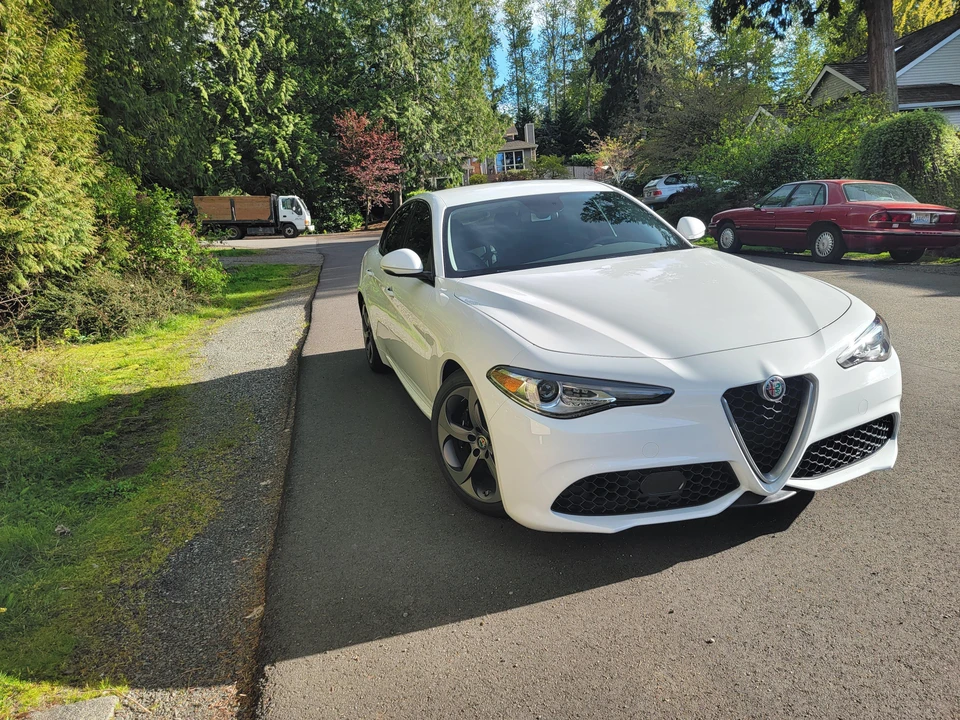 2018 Alfa Romeo Giulia - Image 29 of 31