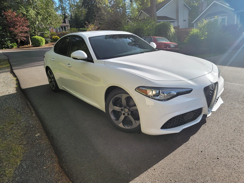 2018 Alfa Romeo Giulia - Image 27 of 31