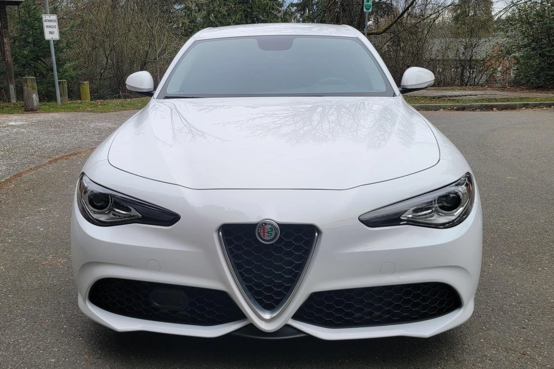 2018 Alfa Romeo Giulia - Image 2 of 31