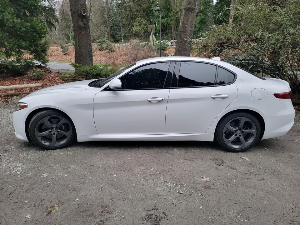 2018 Alfa Romeo Giulia - Image 14 of 31
