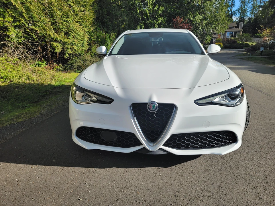 2018 Alfa Romeo Giulia - Image 9 of 31