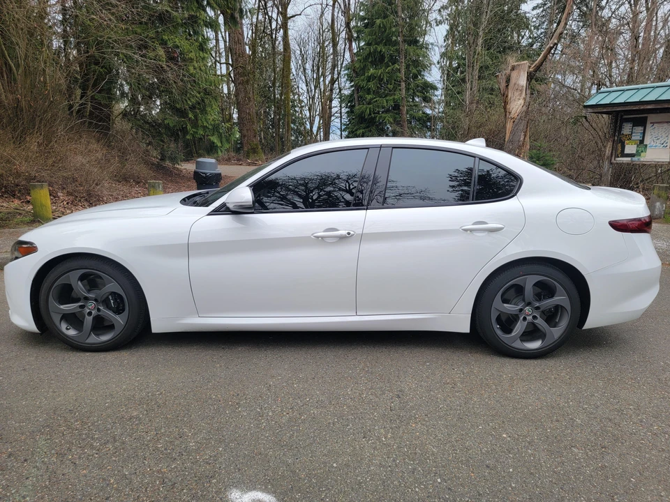 2018 Alfa Romeo Giulia - Image 15 of 31