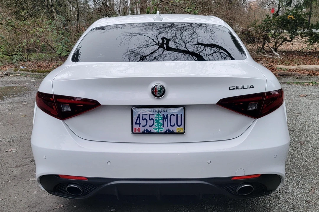 2018 Alfa Romeo Giulia - Image 5 of 31