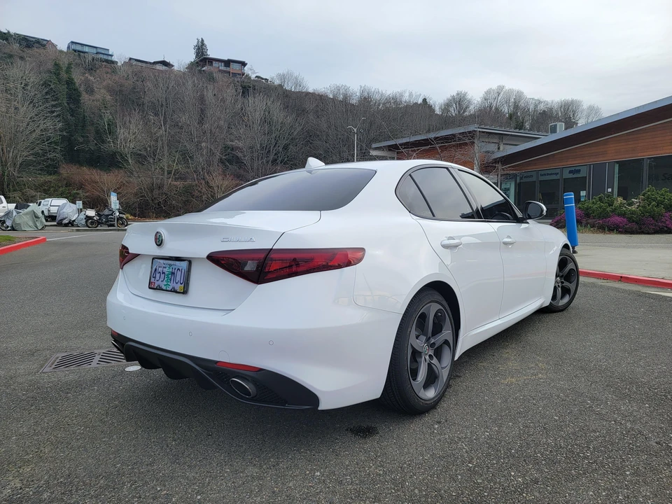 2018 Alfa Romeo Giulia - Image 22 of 31