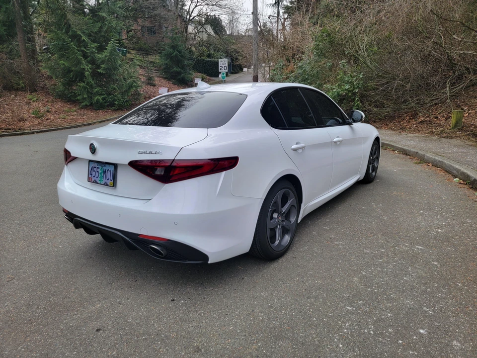 2018 Alfa Romeo Giulia - Image 21 of 31