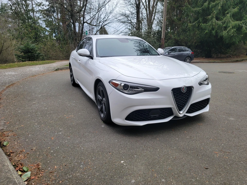 2018 Alfa Romeo Giulia - Image 30 of 31