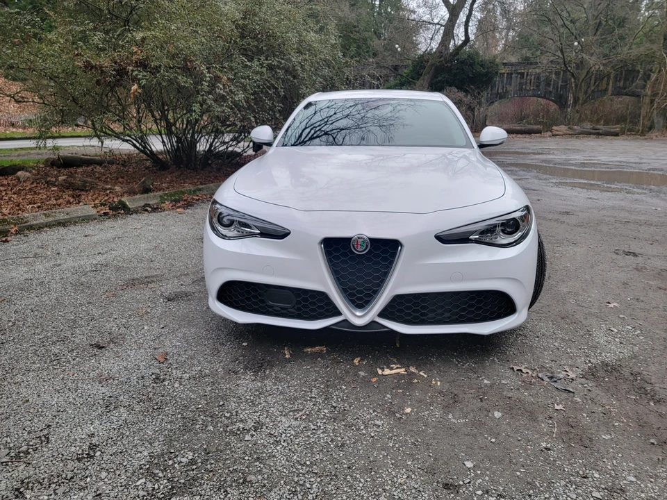 2018 Alfa Romeo Giulia - Image 7 of 31