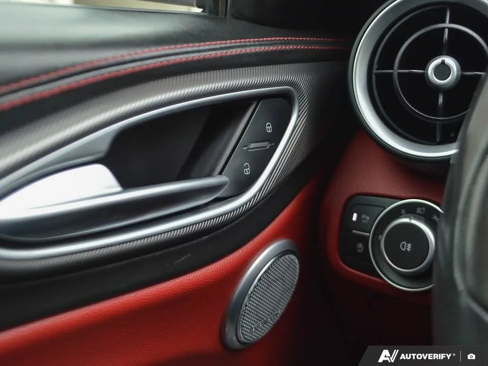 2018 Alfa Romeo Giulia - Image 20 of 20