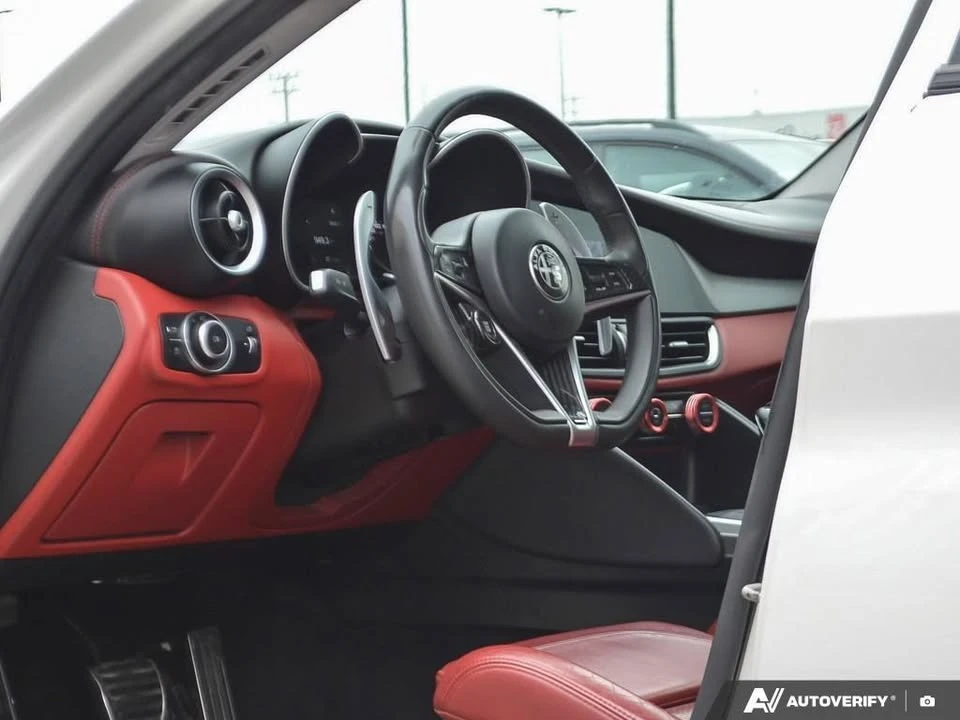 2018 Alfa Romeo Giulia - Image 16 of 20