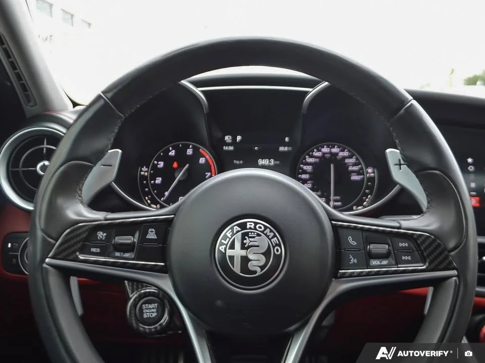 2018 Alfa Romeo Giulia - Image 17 of 20