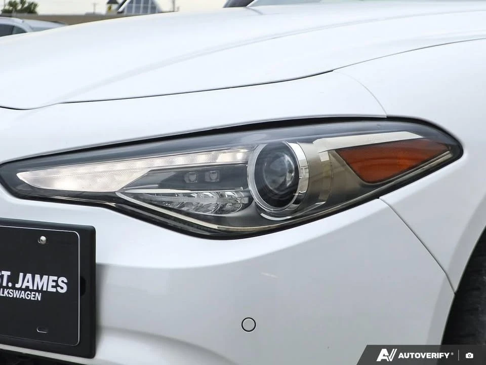 2018 Alfa Romeo Giulia - Image 13 of 20