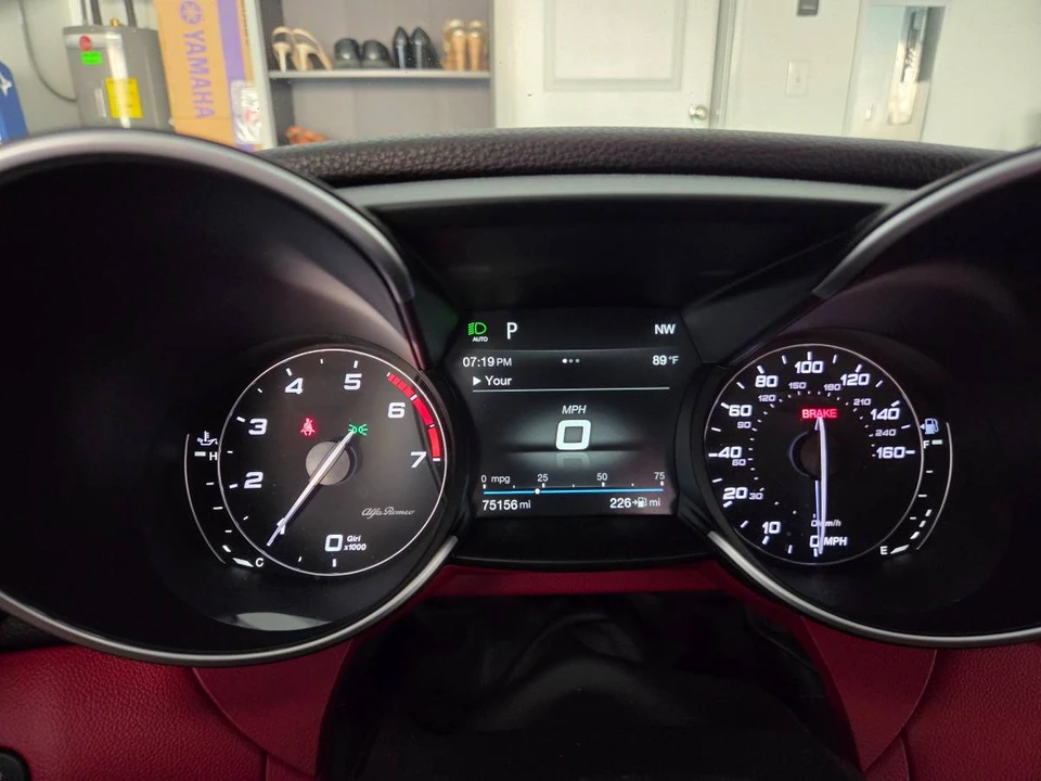 2018 Alfa Romeo Giulia - Image 13 of 22