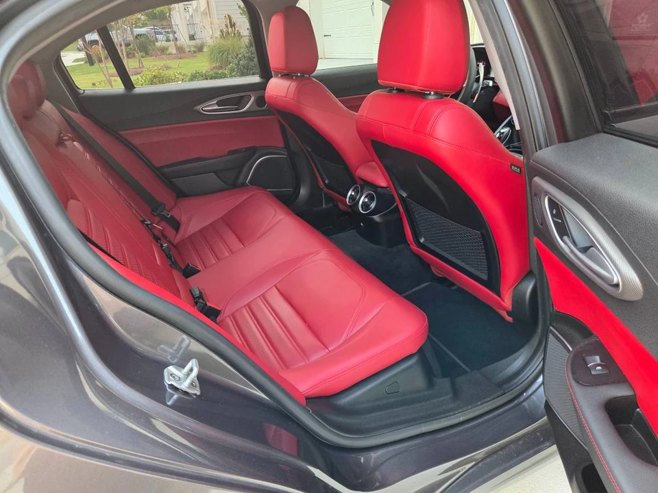 2018 Alfa Romeo Giulia - Image 12 of 22