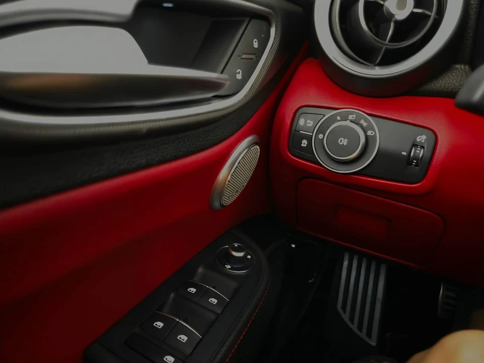 2018 Alfa Romeo Giulia - Image 18 of 22