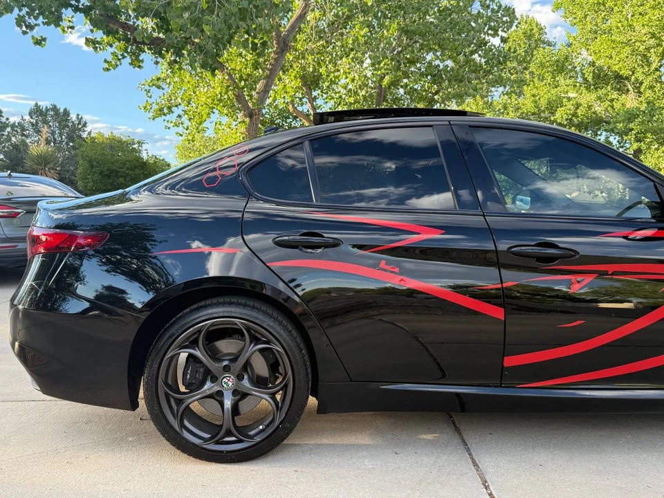 2018 Alfa Romeo Giulia - Image 10 of 21