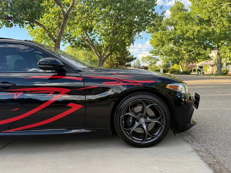2018 Alfa Romeo Giulia - Image 9 of 21