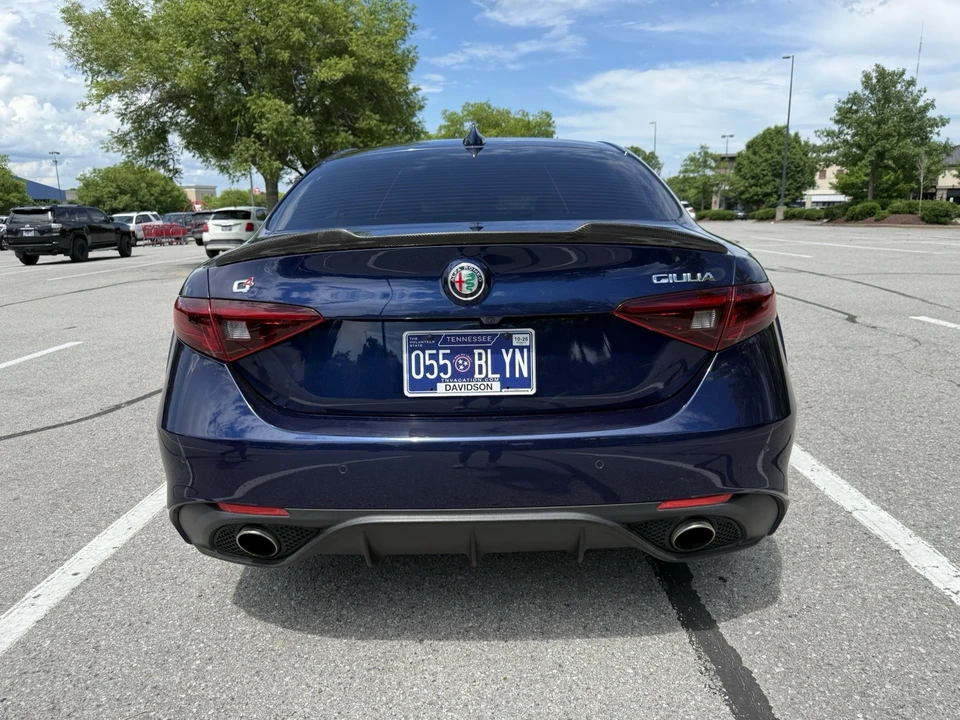 2018 Alfa Romeo Giulia - Image 16 of 23