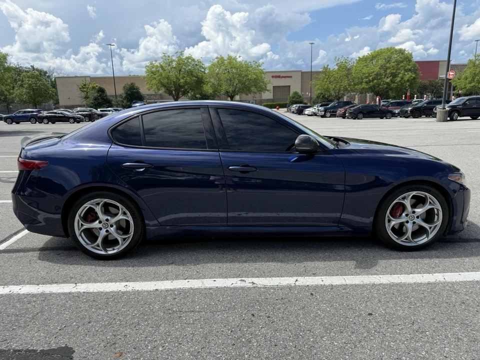 2018 Alfa Romeo Giulia - Image 14 of 23