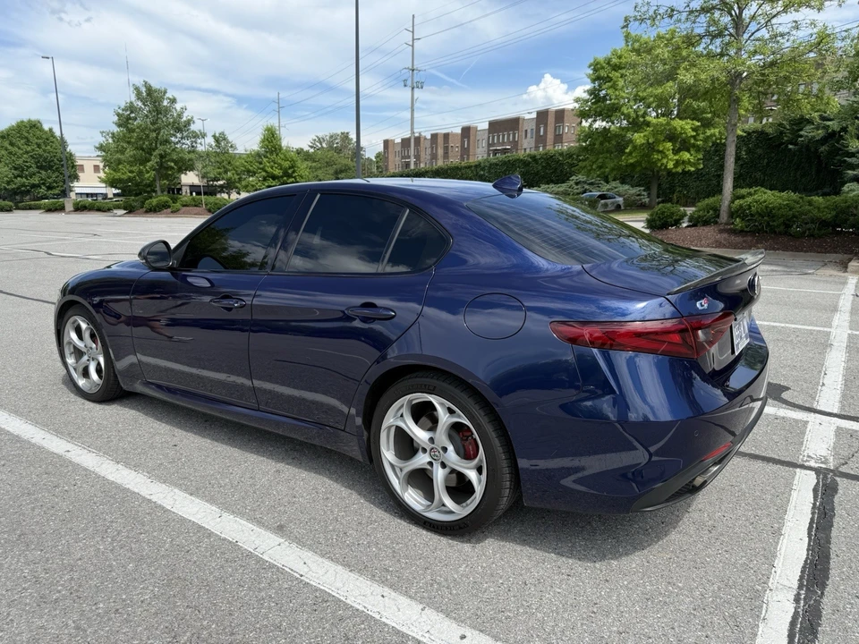 2018 Alfa Romeo Giulia - Image 17 of 23