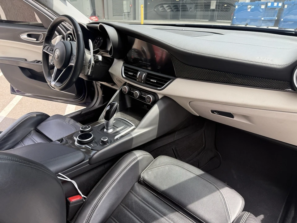 2018 Alfa Romeo Giulia - Image 23 of 23