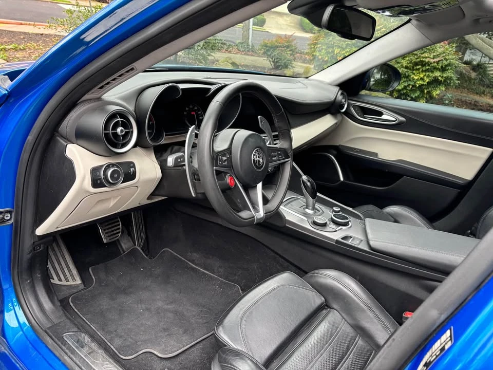 2018 Alfa Romeo Giulia - Image 6 of 10