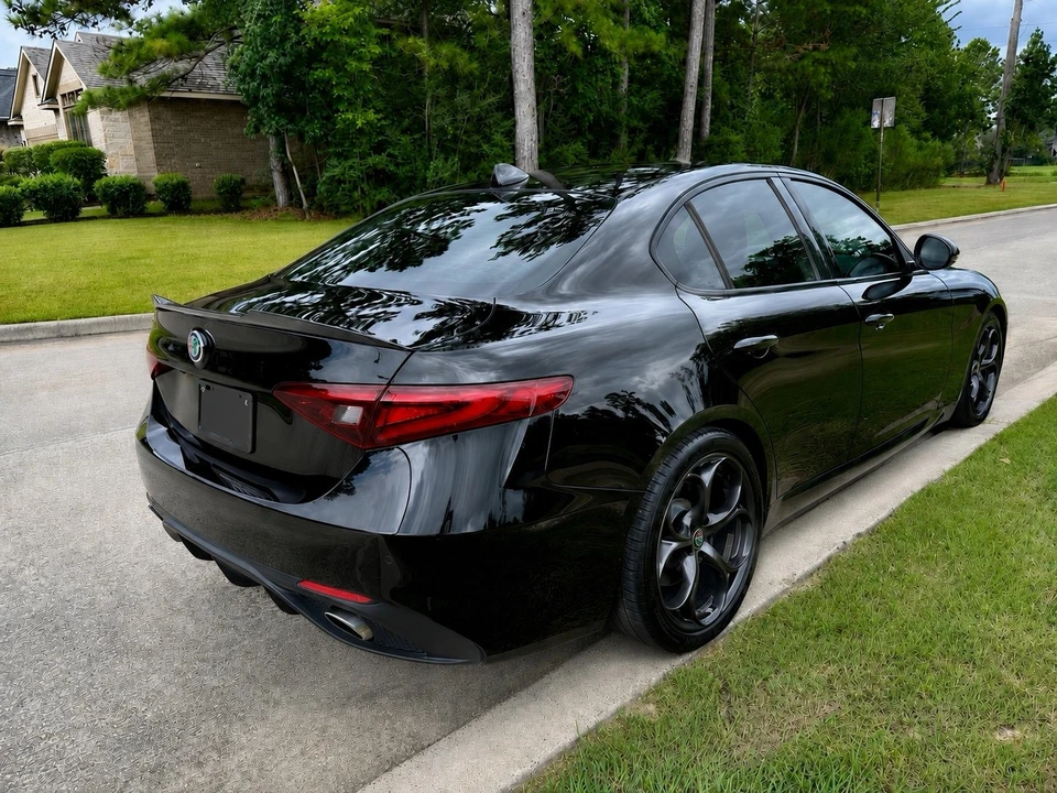 2018 Alfa Romeo Giulia - Image 7 of 21