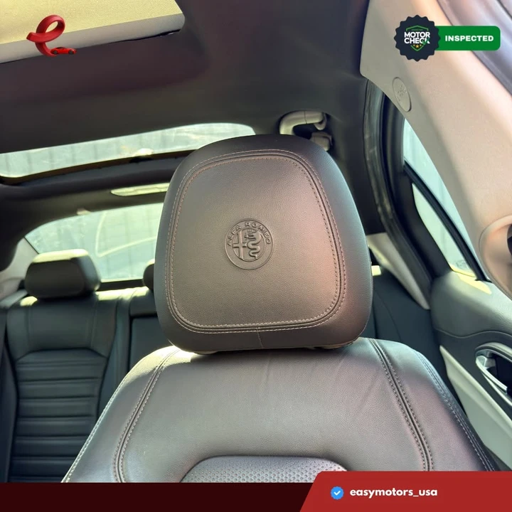2018 Alfa Romeo Giulia - Image 11 of 18