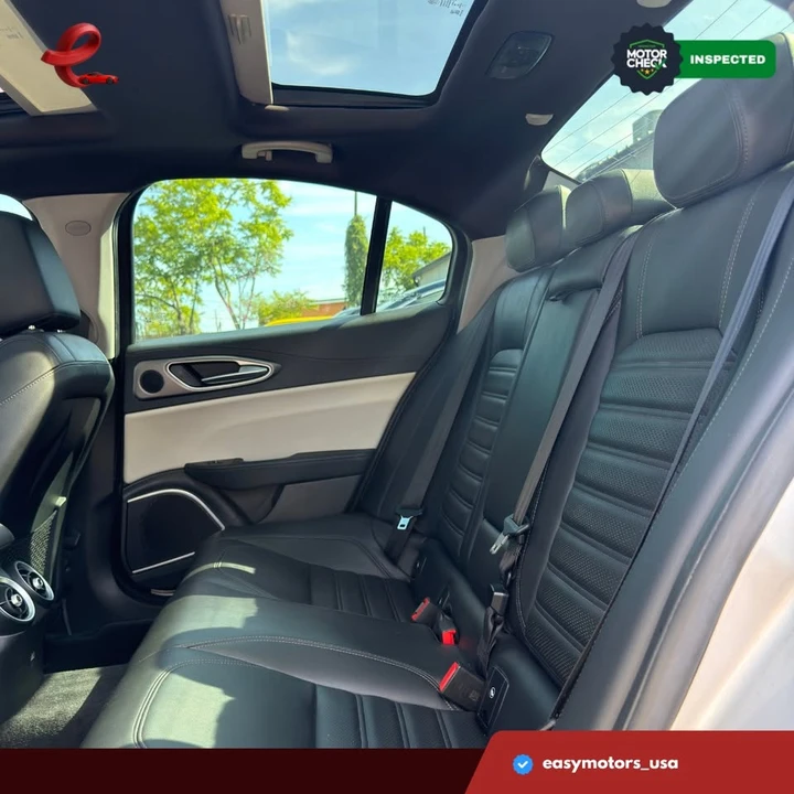 2018 Alfa Romeo Giulia - Image 18 of 18