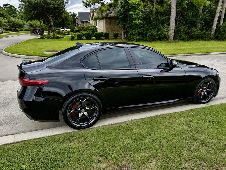 2018 Alfa Romeo Giulia - Image 7 of 27