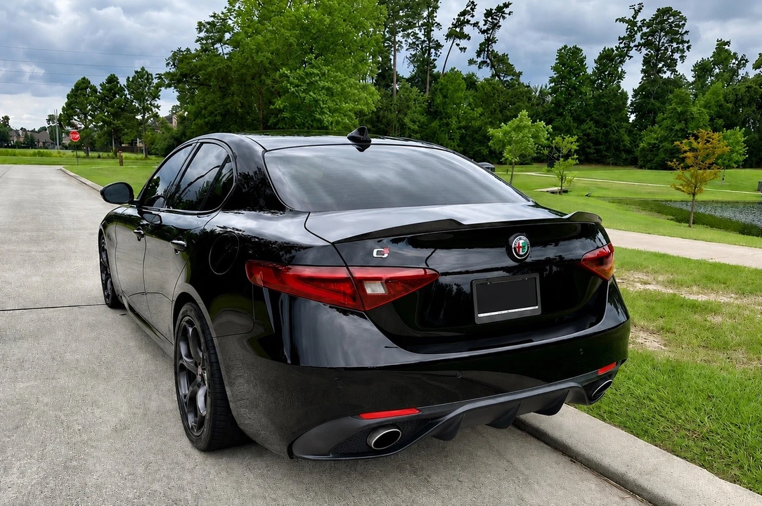 2018 Alfa Romeo Giulia - Image 9 of 27