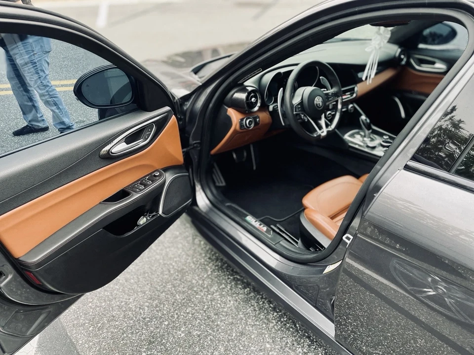 2018 Alfa Romeo Giulia - Image 7 of 10