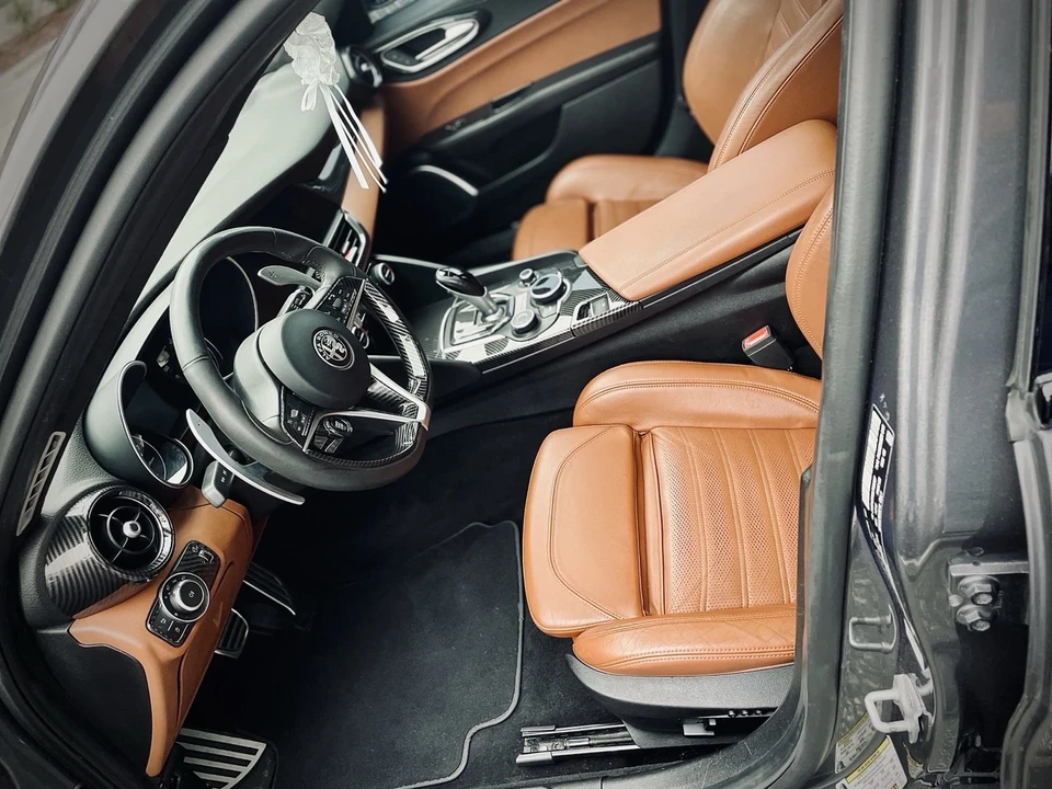 2018 Alfa Romeo Giulia - Image 8 of 10