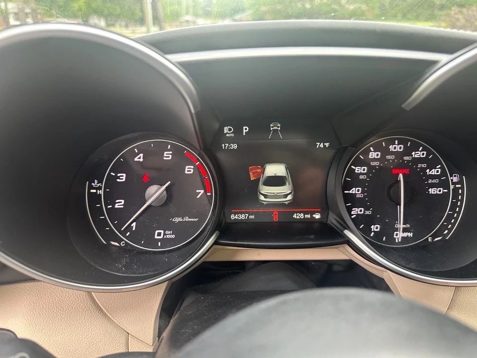 2018 Alfa Romeo Giulia - Image 4 of 8