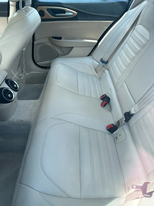 2018 Alfa Romeo Giulia - Image 7 of 8