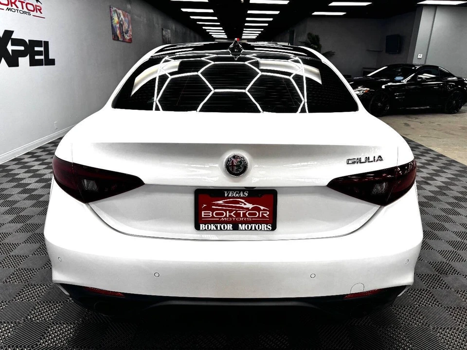 2018 Alfa Romeo Giulia - Image 11 of 21