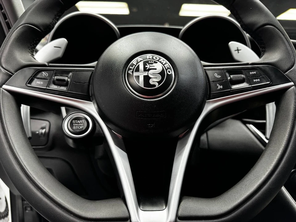 2018 Alfa Romeo Giulia - Image 20 of 21