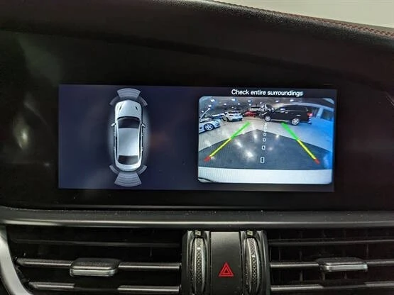 2018 Alfa Romeo Giulia - Image 11 of 12