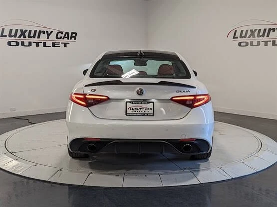 2018 Alfa Romeo Giulia - Image 5 of 12