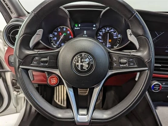 2018 Alfa Romeo Giulia - Image 8 of 12