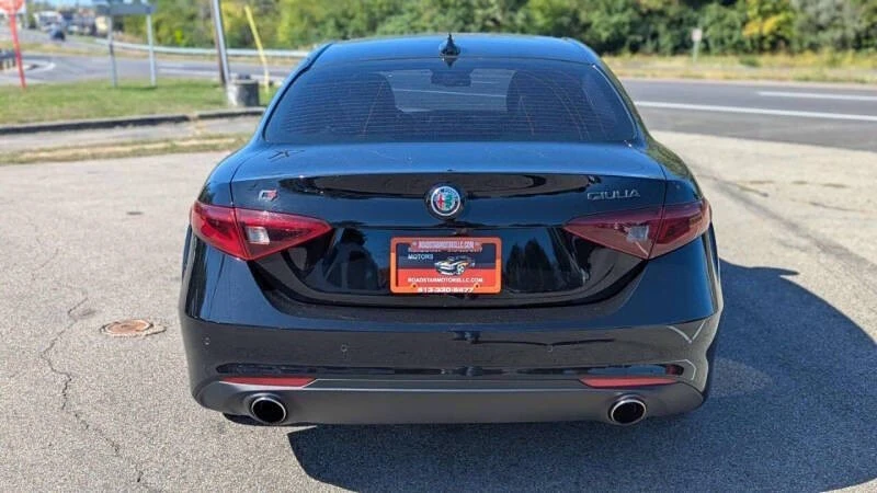 2018 Alfa Romeo Giulia - Image 5 of 16
