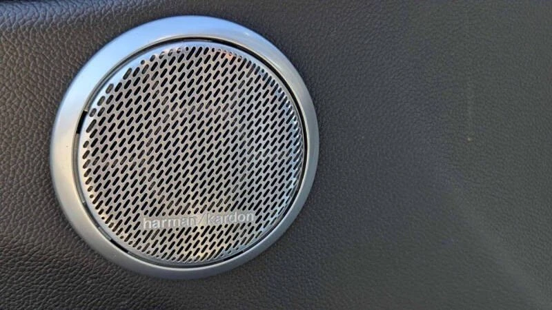 2018 Alfa Romeo Giulia - Image 16 of 16